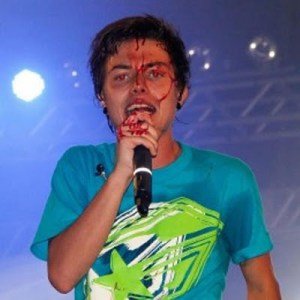 pe-lanza-sangrando-depois-da-pedrada